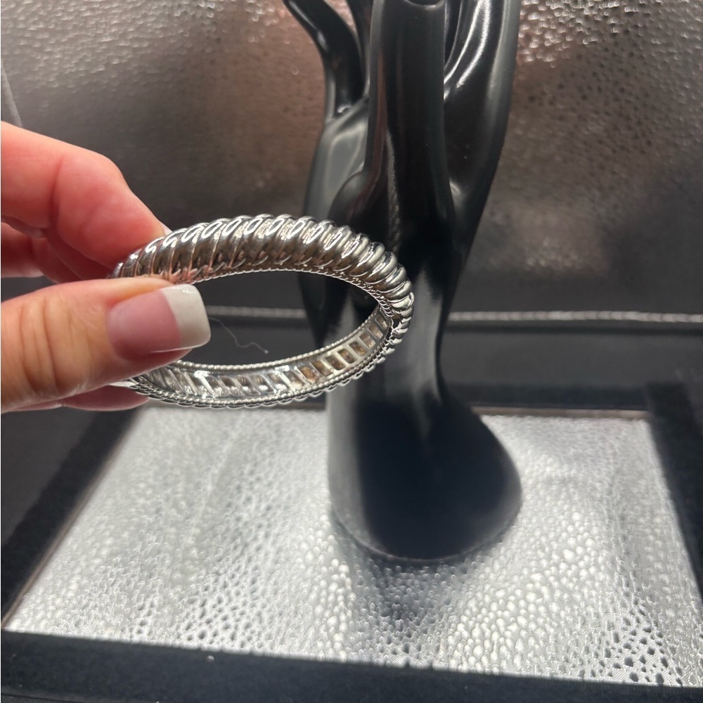Silver Twisted Bangle Bangle - Picture 4 of 5